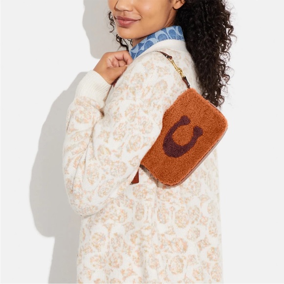 Coach Nolita 19 in shearling with Coach motif NWT - Picture 5 of 6